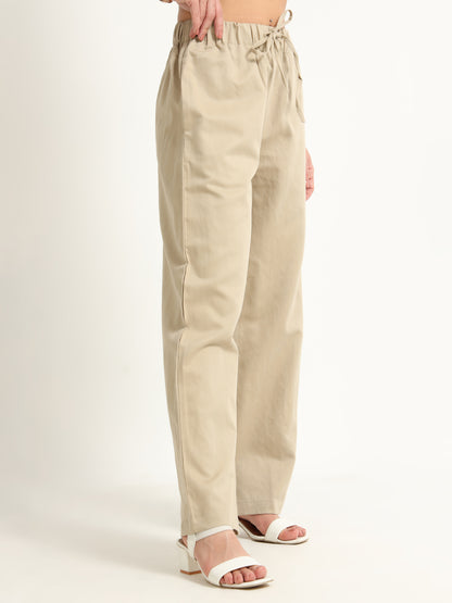 A casual straigt trouser